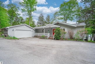 6514 Beechtree Rd, Glen Arbor, MI 49636