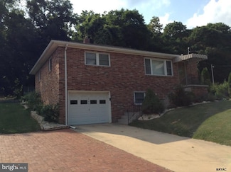 104 S Main St, Seven Valleys, PA 17360