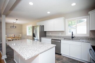 10432 Hollywood Blvd NW, Coon Rapids, MN 55433