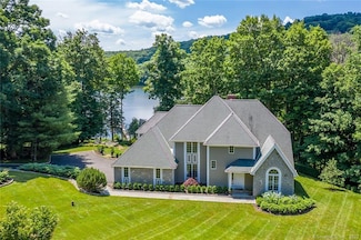 4 Harbour View Dr, New Fairfield, CT 06812