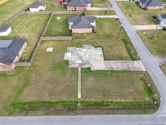 6982 W Savannah Ln, Lake Charles, LA 70605