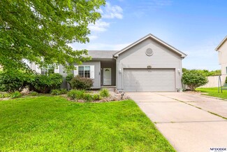 1503 Ridgeview Dr, Papillion, NE 68046