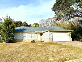 2524 Gator Ln, Pensacola, FL 32505