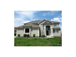 5121 S Brittany Dr, Blue Springs, MO 64015