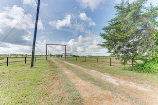1300 W Fannin St, Rice, TX 75155