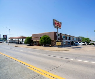 1208 Oklahoma Ave, Woodward, OK 73801