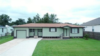 607 Early St, Paradis, LA 70080