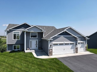 830 10th St, Clearwater, MN 55320