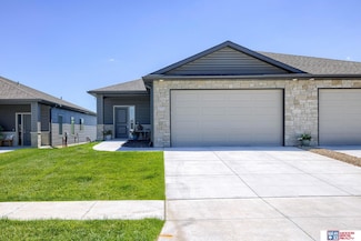 2771 Sheila Ln, Lincoln, NE 68516
