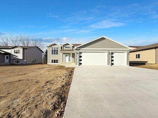 332 7th Ave SW, Surrey, ND 58785