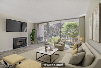 725 N Royal Crest Cir Unit 214, Las Vegas, NV 89169