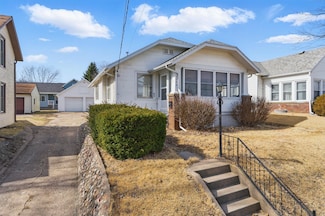 1130 Logan St, Muscatine, IA 52761