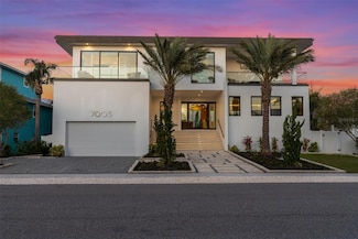 7003 Holmes Blvd, Holmes Beach, FL 34217