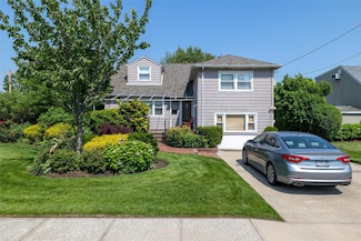 154 Madison Ave, Island Park, NY 11558