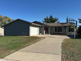 2208 Maple Blvd, Marshalltown, IA 50158