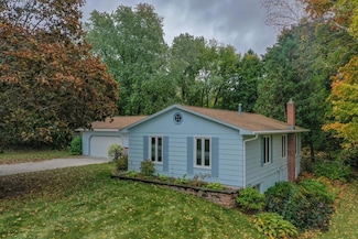 429 W Redwood St, Sturgeon Bay, WI 54235