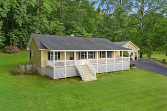 1451 Eagle Mountain Rd, Hiawassee, GA 30546