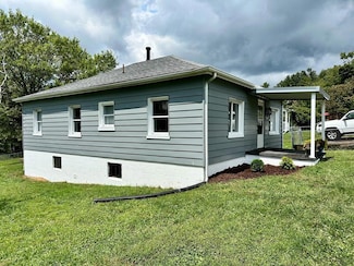 501 N State St, Athens, WV 24712