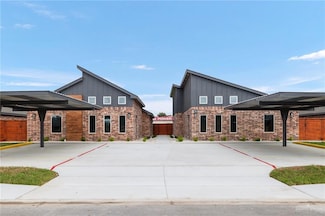 902 W 8th St, Mission, TX 78572