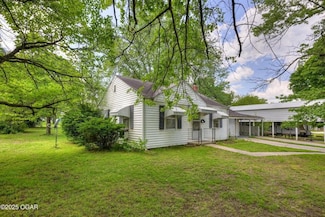 720 Kentland Dr, Neosho, MO 64850