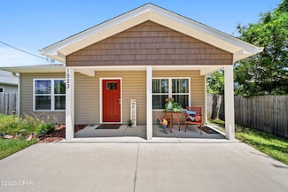 1523 2nd St, Southport, FL 32409