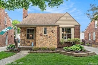 122 N Wilson Ave, Royal Oak, MI 48067