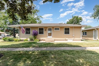 741 Gates St, West Chicago, IL 60185