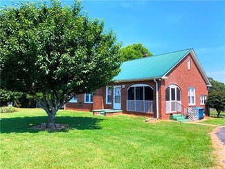 2630 Main Avenue Dr NW, Hickory, NC 28601