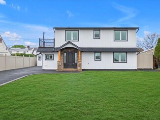 107 Abbey Ln, Levittown, NY 11756