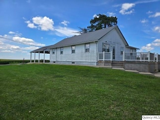 1870 N County Road 2000 E, Carthage, IL 62321