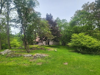 216 Buckhorn Ln, Cresco, PA 18326
