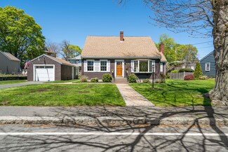 8 Flash Rd, Nahant, MA 01908