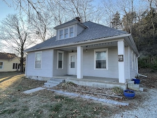1109 Bluff St, Hamburg, IA 51640