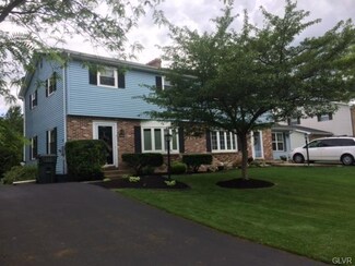 4250 Iroquois St, Schnecksville, PA 18078