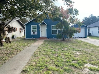215 N Rife St, Aransas Pass, TX 78336