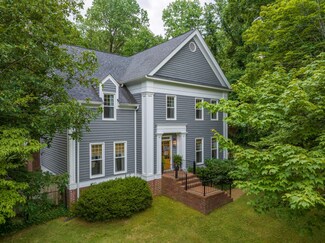 12 Majestic Oaks Dr, Signal Mountain, TN 37377