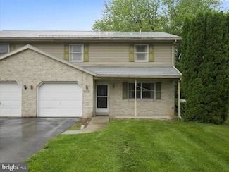 14754 Sherwood Dr, Greencastle, PA 17225