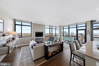 2000 Clarendon Blvd Unit PH05, Arlington, VA 22201
