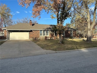 7220 E 132nd St, Grandview, MO 64030