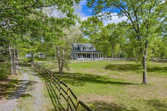 21 Cloverfield Way, East Falmouth, MA 02536
