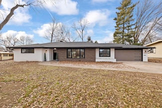 2123 S Meadowview Ave, Springfield, MO 65804