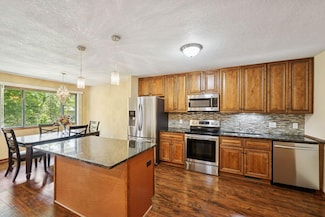 1427 4th St W, Hastings, MN 55033