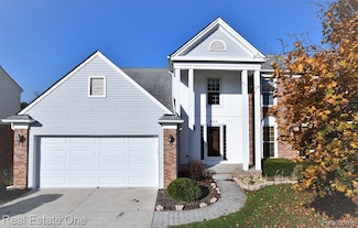 685 Essex Dr, Rochester Hills, MI 48307