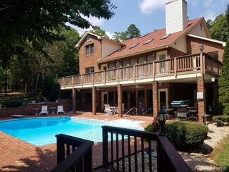 831 Acorn Dr, Rustburg, VA 24588