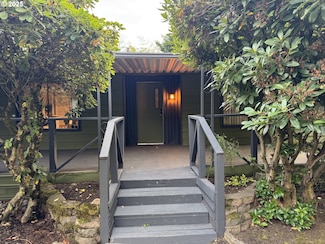 2386 N Menzies Ct, Portland, OR 97217