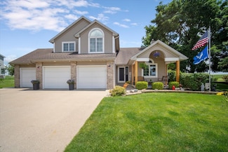 301 Trotter Dr, Heyworth, IL 61745