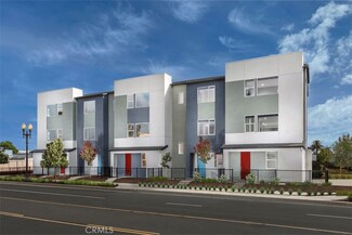1022 E 4th St, Santa Ana, CA 92701