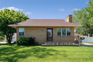 431 37th St NE, Cedar Rapids, IA 52402