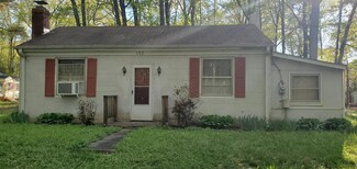 132 Henry Ln, Hague, VA 22469