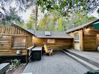 55220 Strong Dr, Idyllwild-Pine Cove, CA 92549